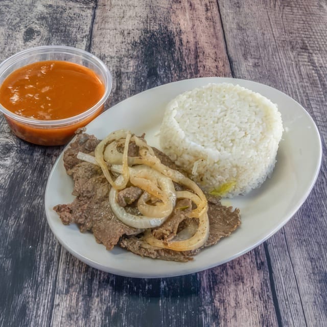 Bistec Encebollado Dinner.